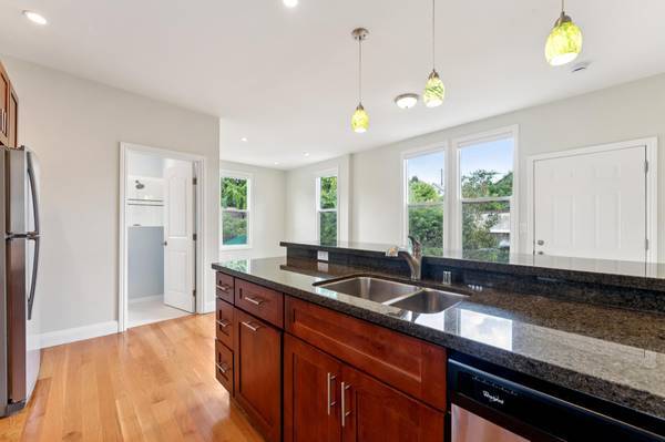 1BR/1BA Apartment · San Francisco photo 5