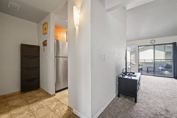 1BR/1BA Condo on Joaquin Murieta Ave · Fremont photo 4