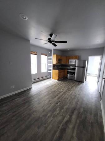 1BR/1BA Apartment · Oakland photo 3