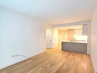 Apartments on 33rd St · Astoria photo 2