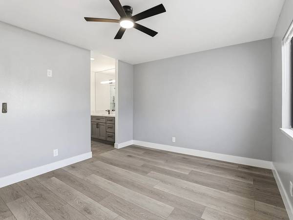 1BR/1BA Apartment · Menlo Park photo 2