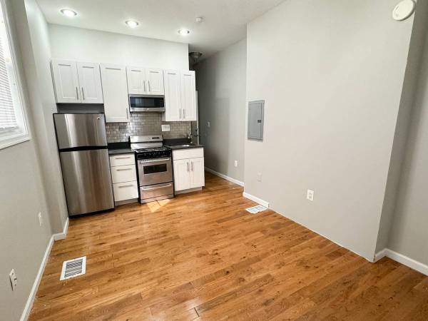 1BR/1BA Apartment · Emeryville photo 2