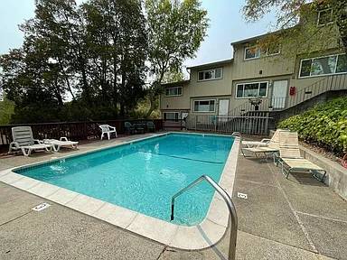2BR/1BA Other on Picnic Ave · San Rafael photo 2