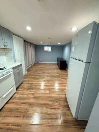 2BR/1BA Apartment · San Francisco photo 5