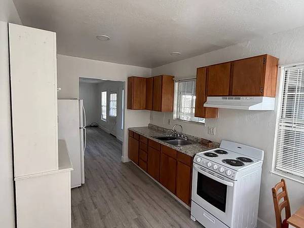 2BR/1BA Apartment · Walnut Creek photo 2