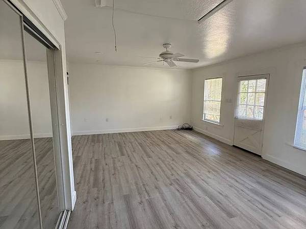 2BR/1BA Apartment · Walnut Creek photo 5