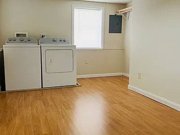 4BR/2BA Single Family House on San Antonio Ave · Alameda photo 3