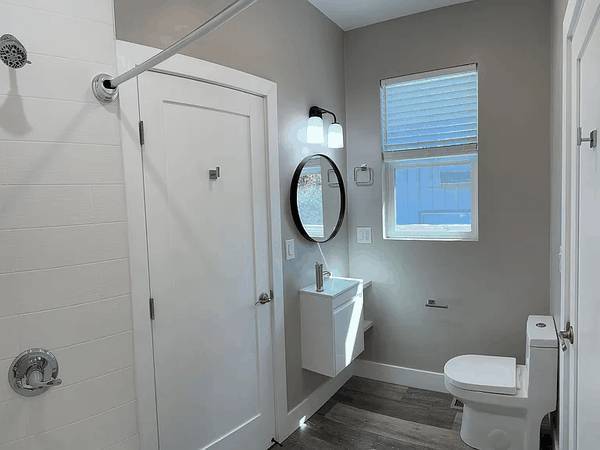 1BR/1BA Apartment · Capitola photo 5