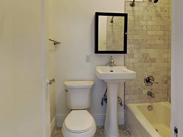 2BR/1BA Apartment · Mountain View photo 4