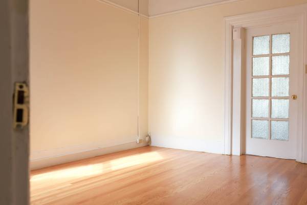 2 Bed, 1 Bath Noe Valley Flat w Office + Garden Patio photo 4
