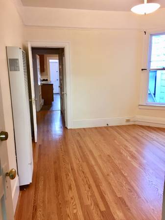 2 Bed, 1 Bath Noe Valley Flat w Office + Garden Patio photo 5