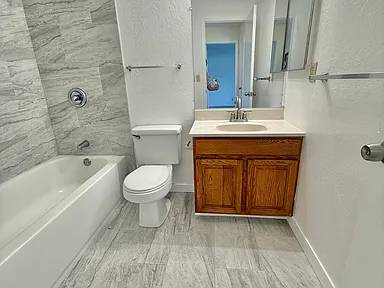 2BR/2BA Townhouse on 4th St · Novato photo 5