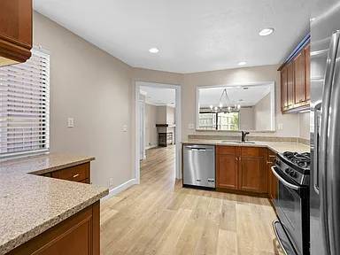 2BR/3BA Townhouse on Creekview Dr · Morgan Hill photo 4