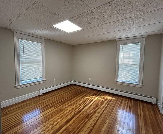 2BR/1BA Apartment · Oakland photo 2