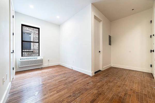 1BR/1BA Apartment on East St · Hollister photo 2