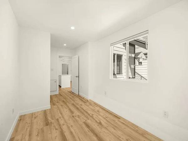 2BR/1BA Apartment · San Francisco photo 4