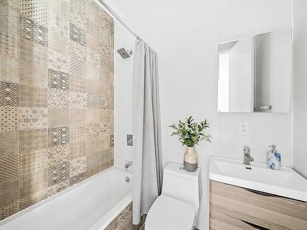 1BR/1BA Duplex on Harman St · Brooklyn photo 4