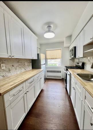 2BR/1BA Apartment · South San Francisco photo 5