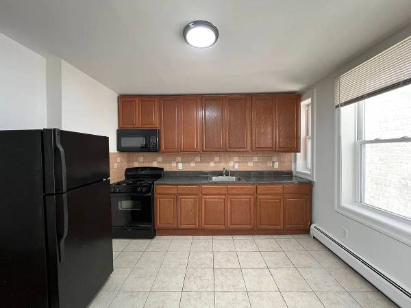 2BR/1BA Apartment · Menlo Park photo 4