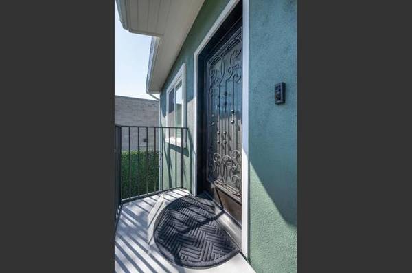 2BR/1BA Single Family House · San Mateo photo 2