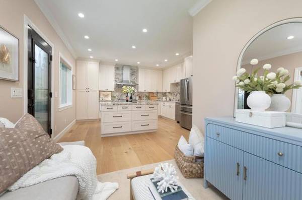 2BR/1BA Single Family House · San Mateo photo 4