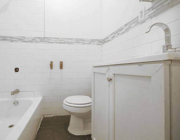 2BR/1BA Apartment · San Mateo photo 4