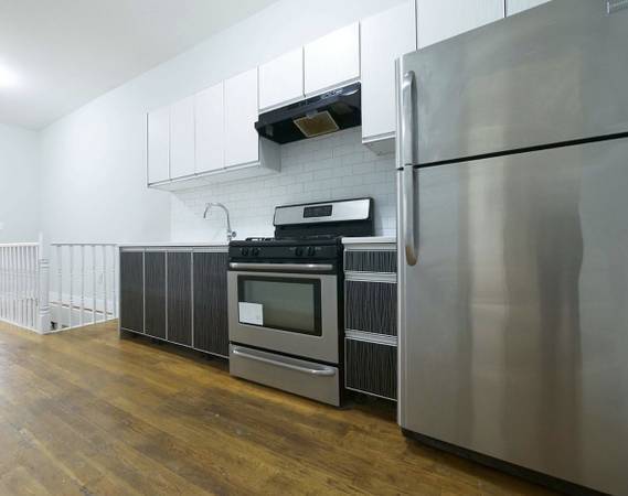 2BR/1BA Apartment · San Mateo photo 3