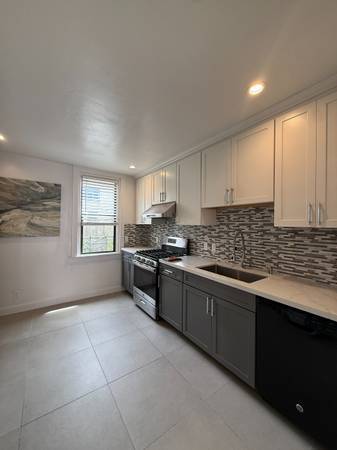 2BR/1BA Apartment · San Francisco photo 5