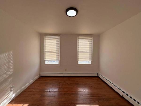 1BR/1BA Apartment · Menlo Park photo 2