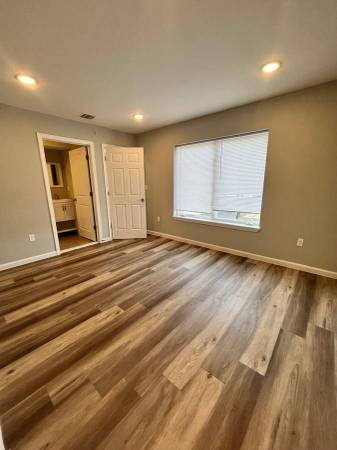 2BR/1BA Apartment · Emeryville photo 4