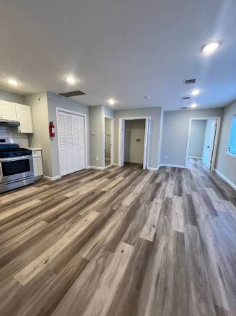 2BR/1BA Apartment · Emeryville photo 2