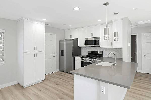 1BR/1BA Apartment · San Francisco photo 5