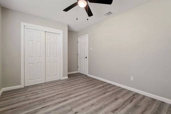 2BR/1BA Apartment · Pacifica photo 3