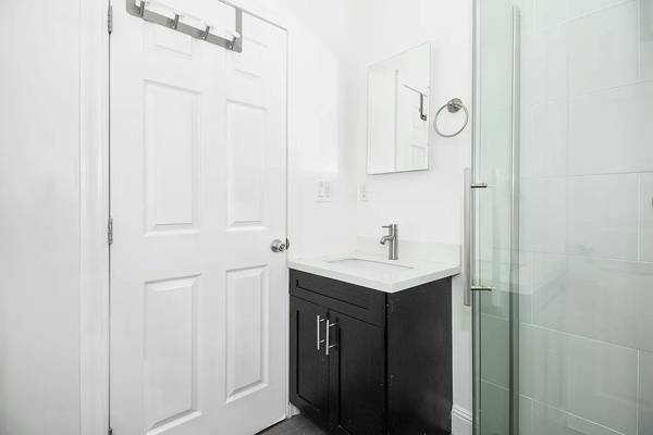 2BR/1BA Apartment · San Francisco photo 3