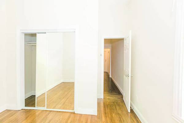 2BR/1BA Apartment · San Francisco photo 2