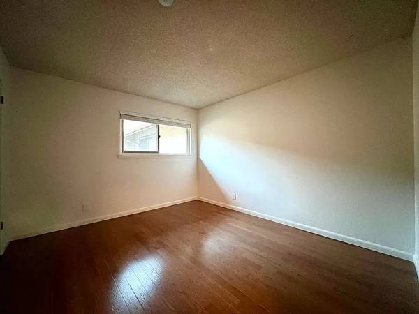 2BR/2BA Apartment on Oddstad Blvd · Pacifica photo 5