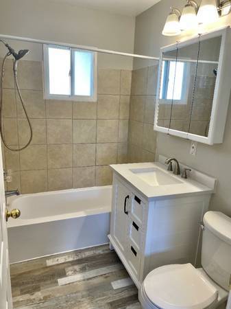 2BR/1BA Apartment · Alameda photo 2