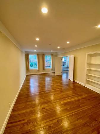 2BR/1BA Apartment on Pacific Ave · San Francisco photo 3