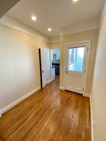 2BR/1BA Apartment on Pacific Ave · San Francisco photo 5