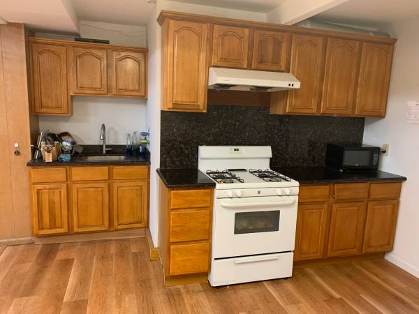 4BR/2BA Duplex · El Cerrito photo 2