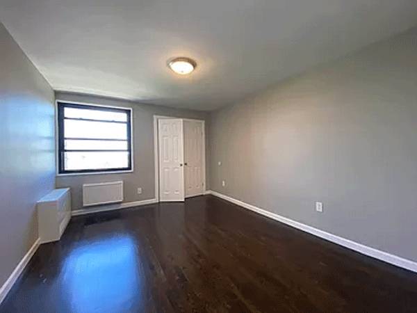 1BR/1BA Apartment on Rhinelander Ave · Bronx photo 3