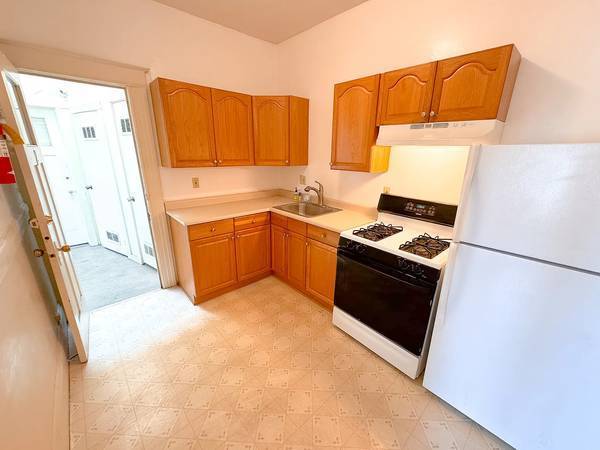 1BR/1BA Apartment · Fairfax photo 3