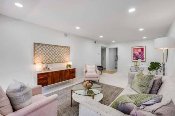 1BR/1BA Condo on Sharon Park Dr · Menlo Park photo 2