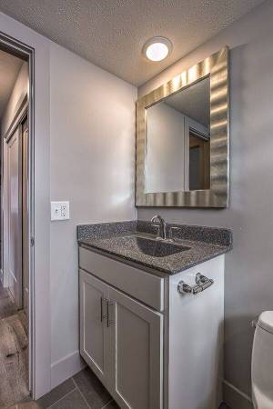 2BR/1BA Apartment · Petaluma photo 4