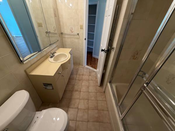 1BR/1BA Apartment · Astoria photo 4