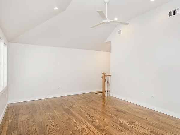 1BR/1BA Apartment · Pacific Grove photo 2