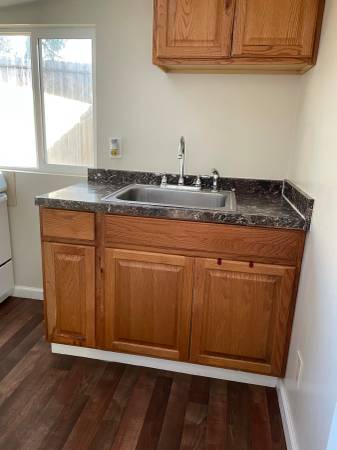 2BR/1BA Duplex · Pittsburg photo 5