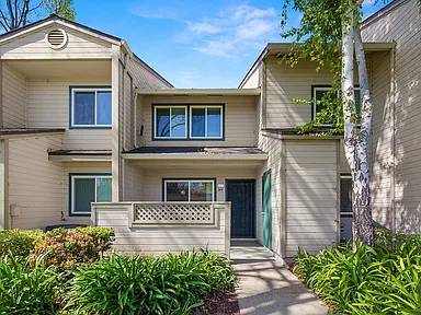 The Huntley Apartments photo 2