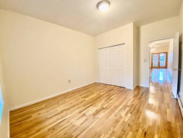 2BR/1BA Apartment · San Francisco photo 2