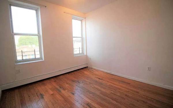 2BR/1BA Apartment · San Francisco photo 4